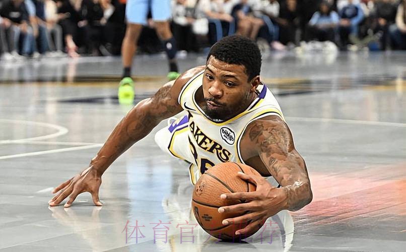 斯马特全场出战25分钟,6中3、三分3中2得到8分5板3助5失误 斯马特全场出战25分钟,6中3、三分3中2得到8分5板3助5失误